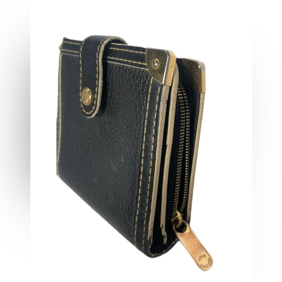 Louis Vuitton Wallet ✨
From the Suhali Leather Collection - Picture 1 of 8